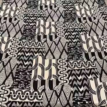 przewiewna wiskoza we wzory geometryczne czarno-kremowa