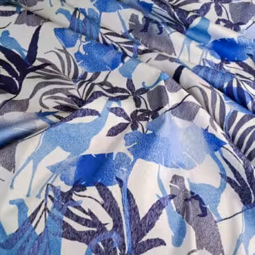 grubsza bawełna z elastanem biała z niebieskim wzorem