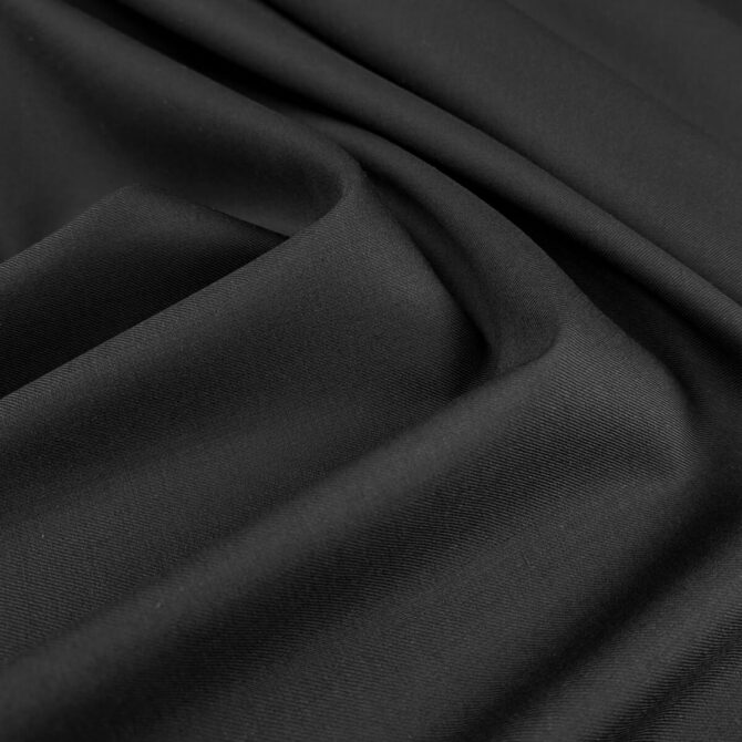 czarna wełna garniturowa 120's superior finest