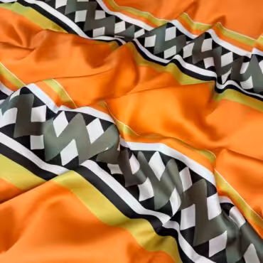 jedwab z połyskiem elastyczny pomarańczowy pasy zygzaki