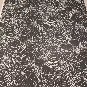 jedwabny szyfon ze srebrna nitką wzór roślinny liście