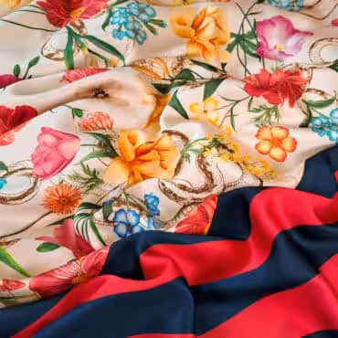 wiskoza jedwabista kwiaty i węże z borderem w pasy kremowa