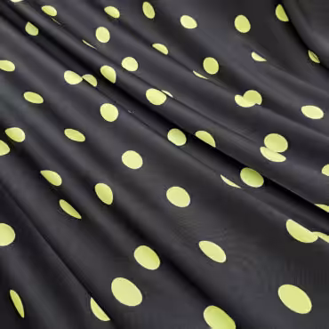 czarna wiskoza jedwabista w limonkowe groszki