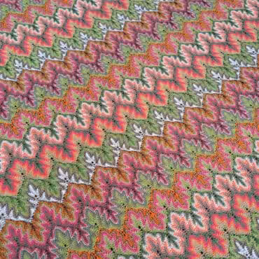 ażurowa dzianina w zygzaki kolorowe zieleń z różem