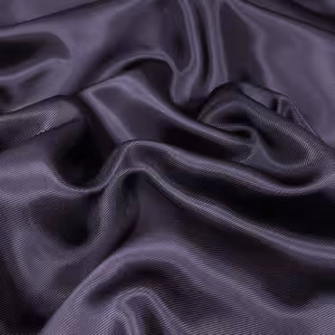 odzieżowa podszewka z wiskozy i cupro fioletowa diagonalna