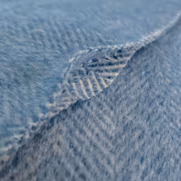 ciepły kaszmir z wełną double face wzór jodełka na płaszcze niebieski z bielą