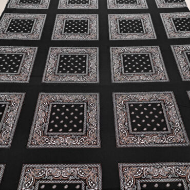 bawełna z wiskozą wzór paisley kwadraty czarne tło wysokiej jakości włoskie tkaniny do szycia ubrań