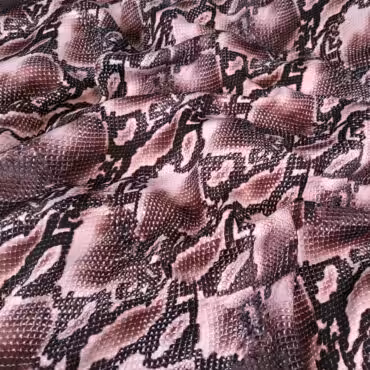 wiskoza na jedwabistym spodzie wzór skóra węża kolor bakłażanowy